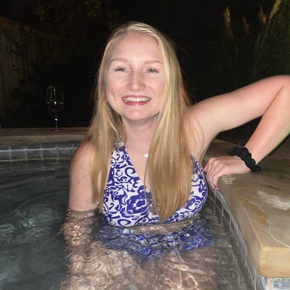 Meet your Posher, Abigail